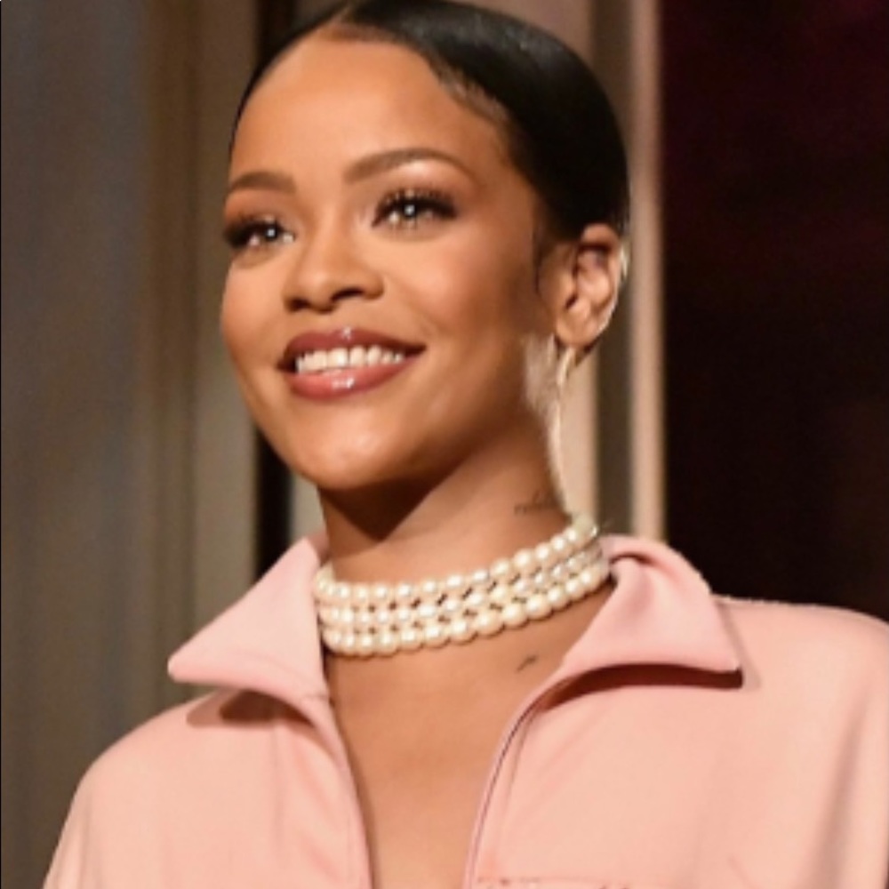 ISO of choker Pearl necklace